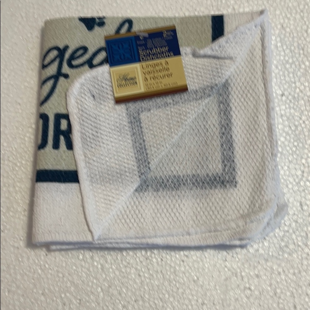 TOWELS,OVEN MITT, POT HOLDERS, DISHCLOTHS - Picture 4 of 5
